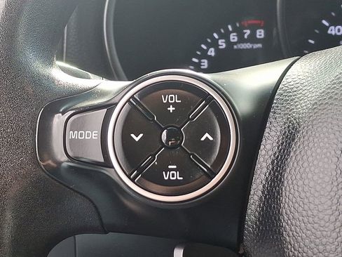 Used 2016 Kia Soul image 17