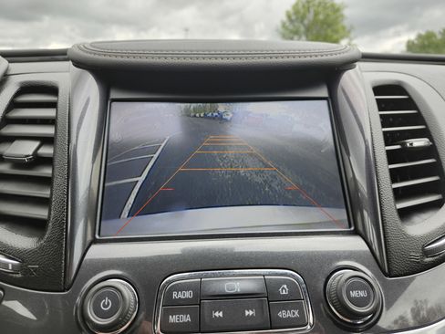 Used 2014 Chevrolet Impala LT w/ Convenience Package FWD image 2