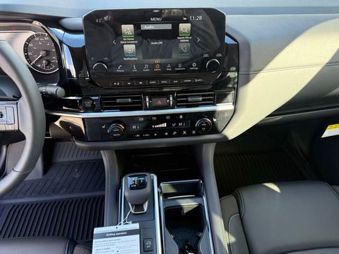 New 2025 Nissan Pathfinder SL w/ Lighting Package (N92) image 14