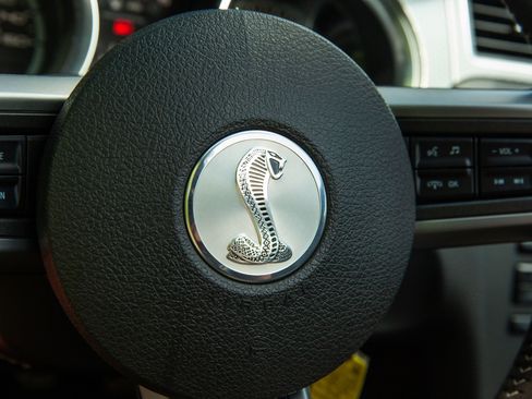 Used 2012 Ford Mustang Shelby GT500 RWD image 31