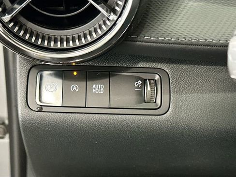 New 2026 Chevrolet Equinox LT w/ Convenience Package II image 11