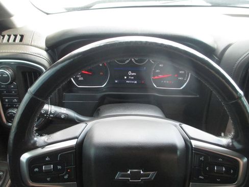 Used 2020 Chevrolet Silverado 1500 LT Trail Boss AWD/4WD image 31
