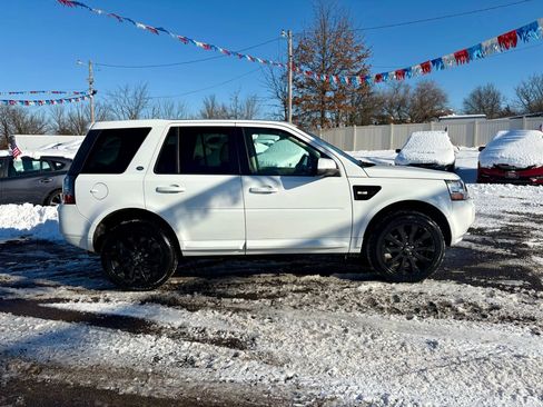 Used 2015 Land Rover LR2 image 6