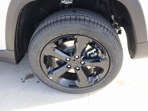 New 2025 Jeep Grand Cherokee L Limited w/ Luxury Tech Group II image 21