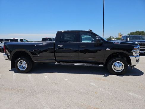 New 2026 RAM 3500 Tradesman AWD/4WD image 9