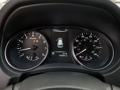 Used 2017 Nissan Rogue SV image 30