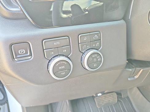 New 2026 GMC Sierra 1500 SLT w/ SLT Premium Package AWD/4WD image 18