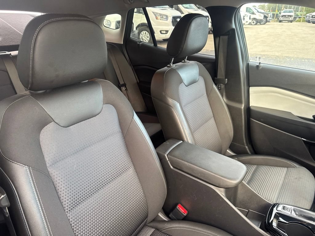 Used 2025 Chevrolet Trax LT FWD image 31