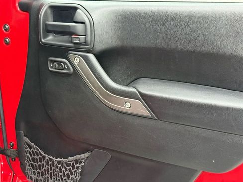 Used 2016 Jeep Wrangler Sport image 27