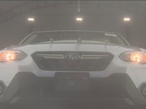 Used 2022 Subaru Crosstrek 2.0i Premium w/ Moonroof Package image 3