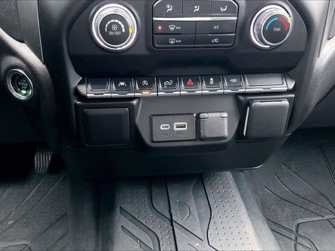 Used 2025 Chevrolet Silverado 1500 Custom image 34