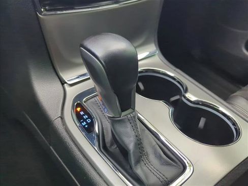 Used 2022 Jeep Grand Cherokee Laredo X image 7