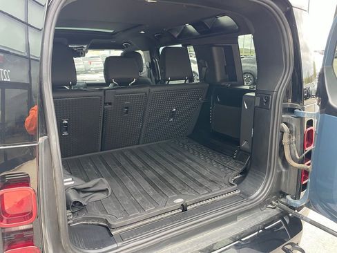 Used 2025 Land Rover Defender 110 X-Dynamic SE image 26