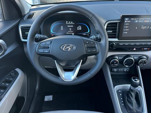 Used 2026 Hyundai Venue SEL FWD image 17