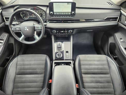 Used 2024 Mitsubishi Outlander SE image 21