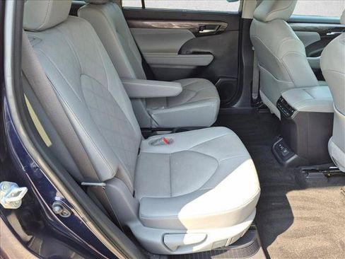 Used 2021 Toyota Highlander Platinum AWD/4WD image 24