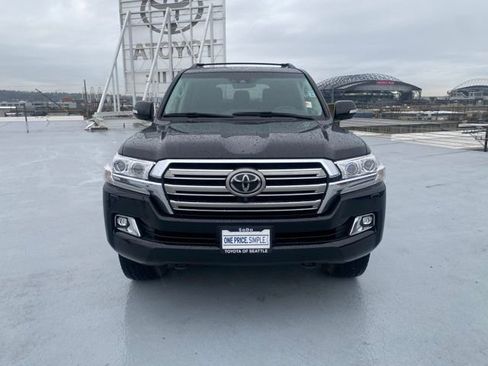 Used 2017 Toyota Land Cruiser Base image 3