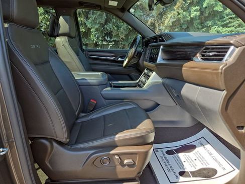 Used 2021 GMC Yukon XL Denali w/ Denali Ultimate Package AWD/4WD image 39