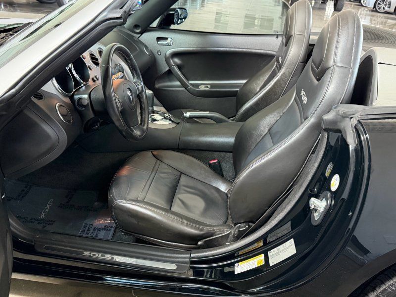 Used 2008 Pontiac Solstice GXP w/ Premium Package RWD image 17