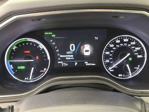 Used 2019 Toyota Avalon XSE image 15