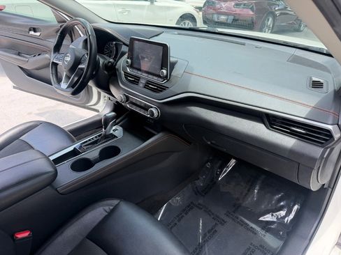 Used 2021 Nissan Altima 2.5 SR FWD image 19