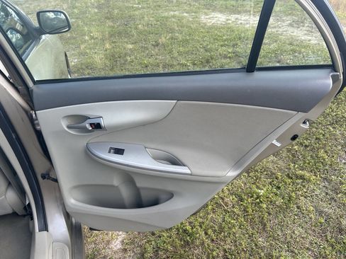 Used 2010 Toyota Corolla LE image 26