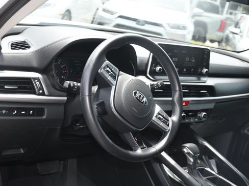 Used 2020 Kia Telluride LX FWD image 8