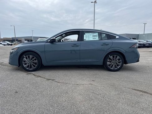 New 2026 Nissan Sentra SL w/ Floor Mat Package FWD image 3