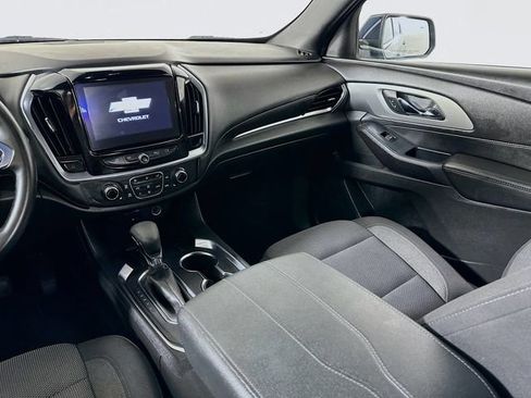 Used 2023 Chevrolet Traverse LT image 23