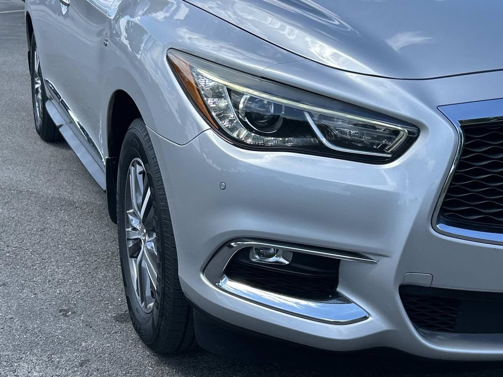 Used 2020 INFINITI QX60 Luxe w/ Essential Package FWD image 13