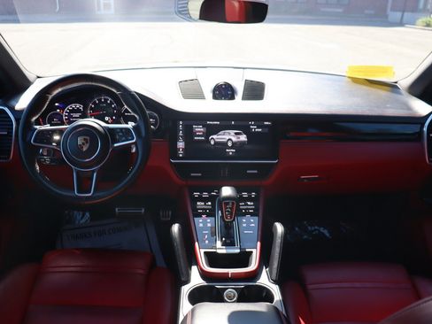 Used 2019 Porsche Cayenne S w/ Premium Plus Package AWD/4WD image 9