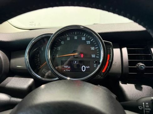 Used 2018 MINI Cooper 2-Door Hardtop FWD image 16