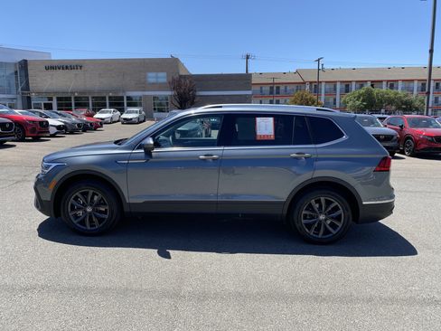 Certified 2023 Volkswagen Tiguan SE FWD image 50