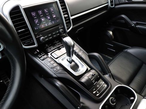 Used 2017 Porsche Cayenne S AWD/4WD image 22