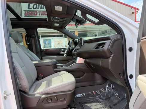 Used 2023 Chevrolet Suburban Z71 AWD/4WD image 27