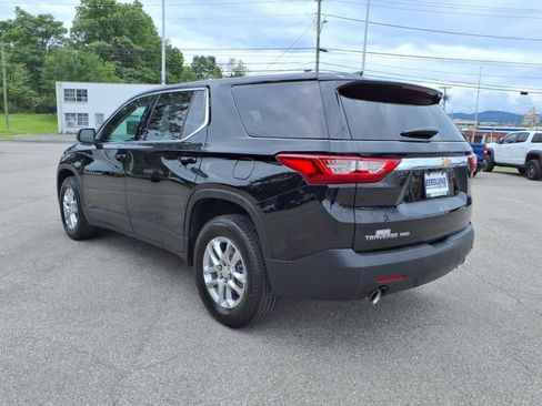 Used 2021 Chevrolet Traverse LS AWD/4WD image 6