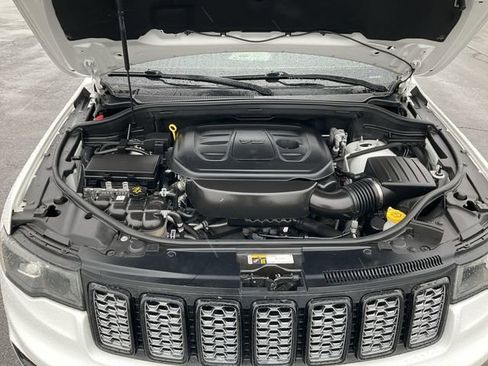 Used 2020 Jeep Grand Cherokee Altitude AWD/4WD image 34