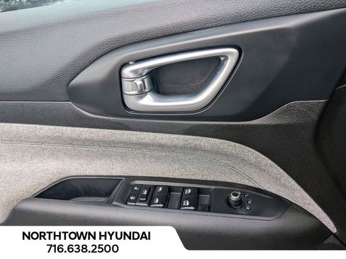 Used 2024 Jeep Compass Latitude image 28