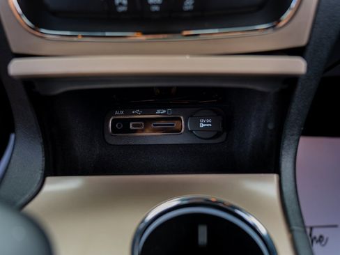 Used 2015 Jeep Grand Cherokee Limited w/ Trailer Tow Group IV image 40