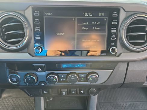 Certified 2021 Toyota Tacoma TRD Off-Road AWD/4WD image 21