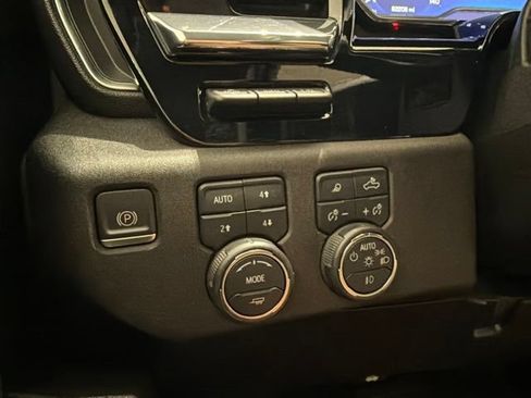 Certified 2024 Chevrolet Silverado 2500 High Country w/ High Country Premium Package AWD/4WD image 29