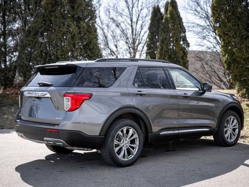 Used 2023 Ford Explorer XLT w/ Equipment Group 202A AWD/4WD image 5