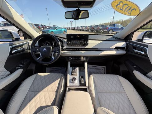 Used 2023 Mitsubishi Outlander SEL AWD/4WD image 22