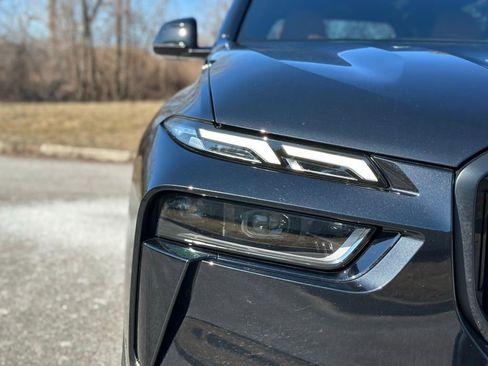 Used 2025 BMW X7 xDrive40i w/ M Sport Package image 10