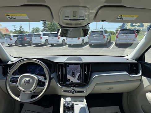 Used 2025 Volvo XC60 T8 Ultra w/ Protection Package Premier AWD/4WD image 9