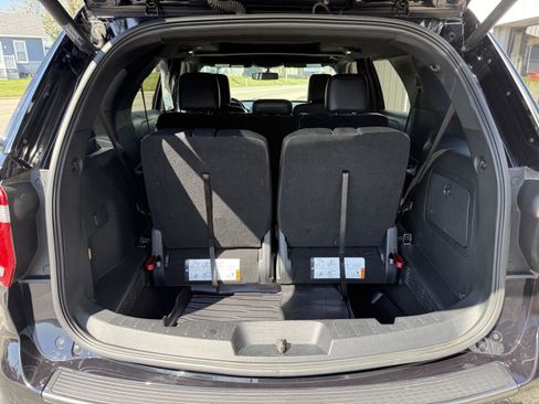 Used 2019 Ford Explorer XLT w/ XLT Sport Appearance Package AWD/4WD image 17