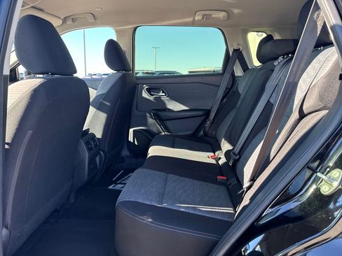 Used 2023 Nissan Rogue SV image 12