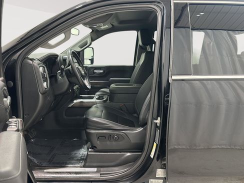 Used 2021 GMC Sierra 3500 SLT w/ SLT Premium Package image 17
