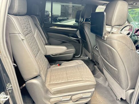 Used 2025 Cadillac Escalade ESV Sport Platinum AWD/4WD image 29