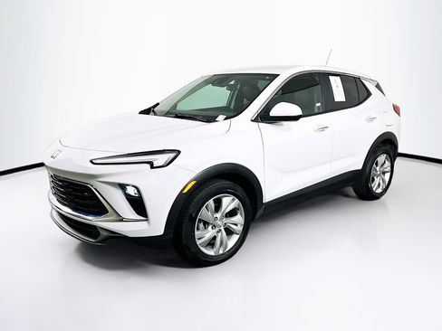 Used 2024 Buick Encore GX Preferred FWD image 3